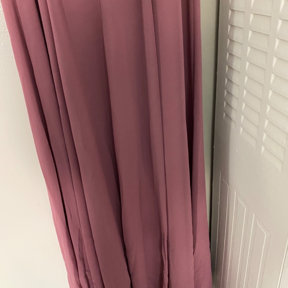 Dresses - Picture 3 of 5